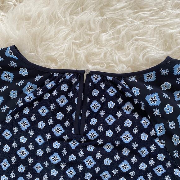 Loft Geometric Floral Gathered Sleeve Blouse in Navy and Blue, size L - Picture 4 of 9